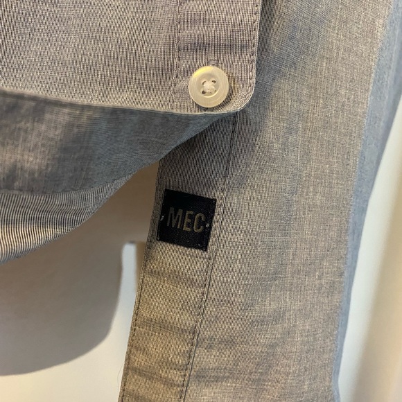 MEC light blue chambray button down shirt with pocket, medium - Picture 5 of 8